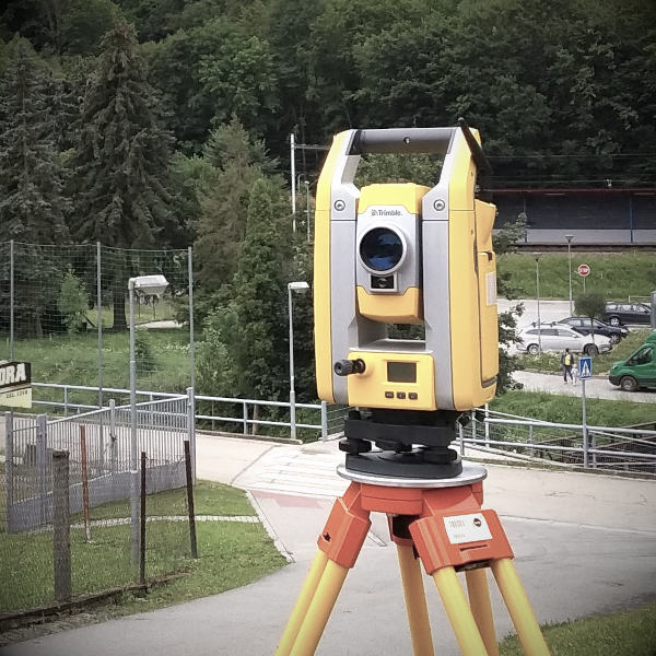 geodetické práce a zaměření pozemků a staveb